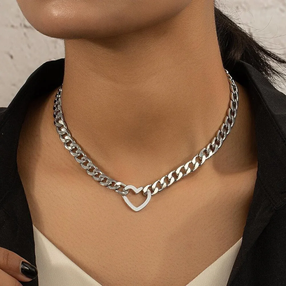 Silver Fashionable Women's Heart Decor Chain Necklace